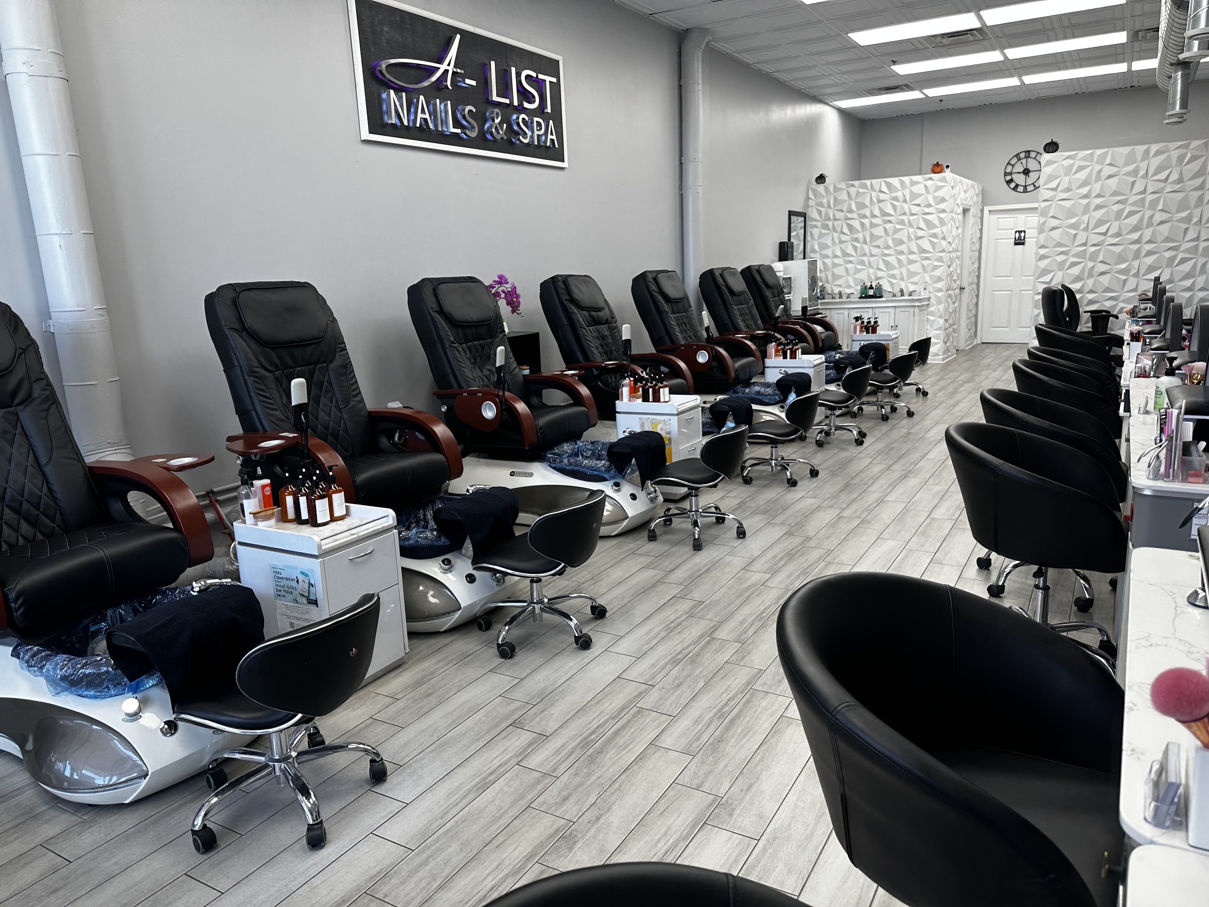 Top-Rated Nails and Spa in Rose Bay Trailer Park, FL 