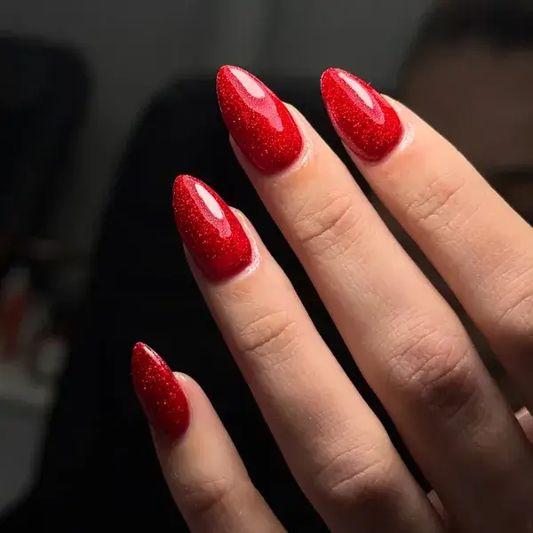 A-List Nails & Beauty Studio creating custom acrylic nails in Orlando with personalized length, shape, and style